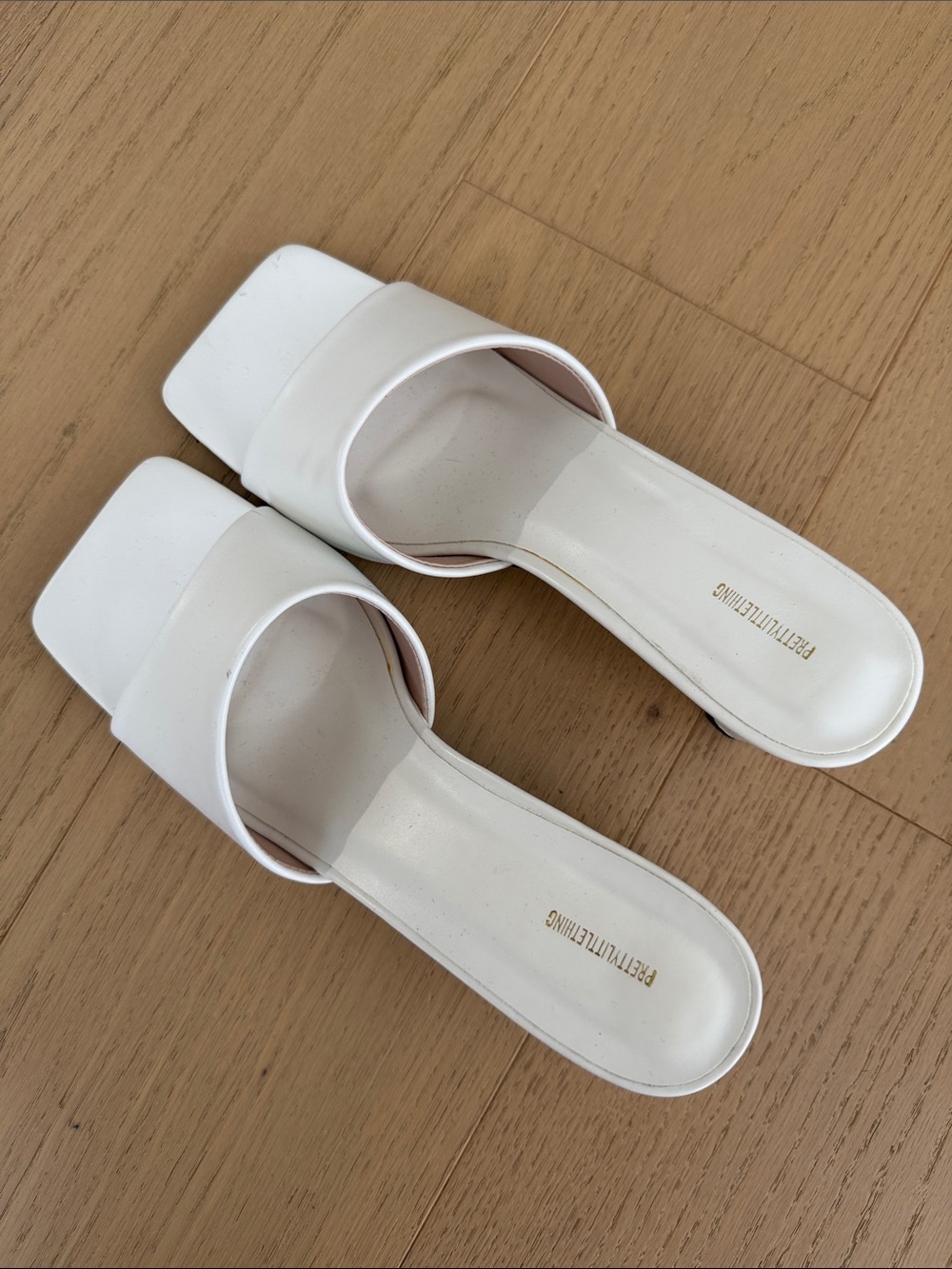 PrettyLittleThing White Square Toe Mid Heel Mules - Picture 2 of 4